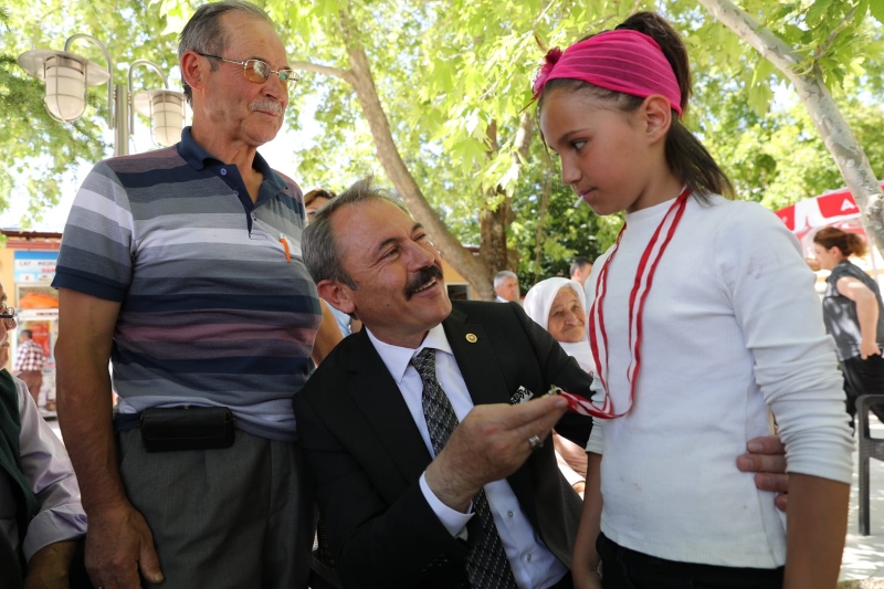 AK Parti Denizli Milletvekili Şahin Tin'in 24 Kasım Öğretmenler Günü Dolayısıyla Yayımladığı Mesajı