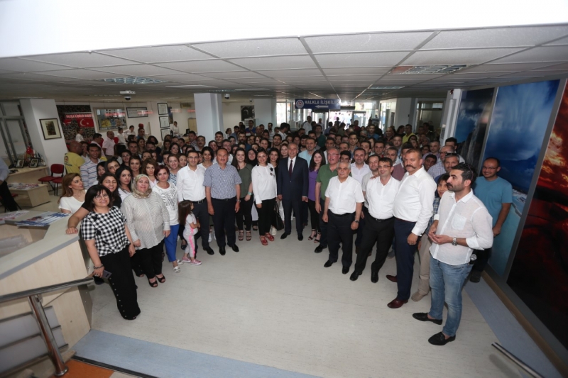 Başkan Osman Zolan, belediye personeliyle bayramlaştı