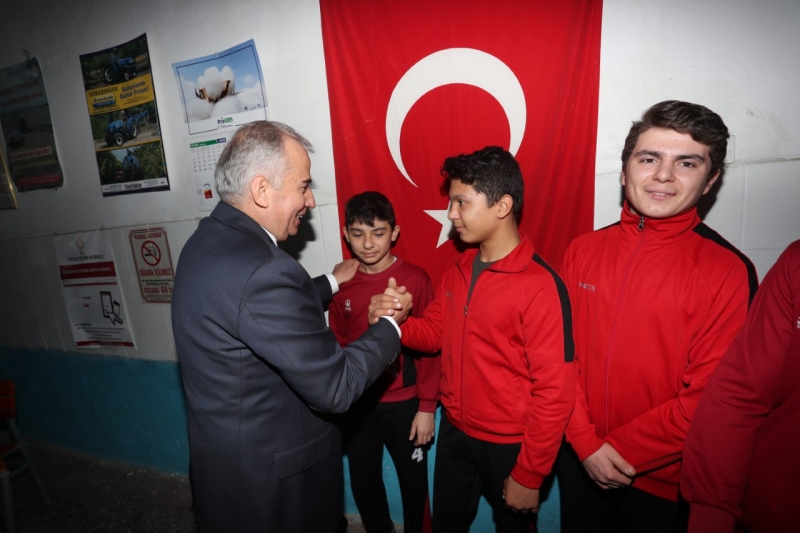 Başkan Osman Zolan, Sarayköy’de vatandaşlarla buluştu