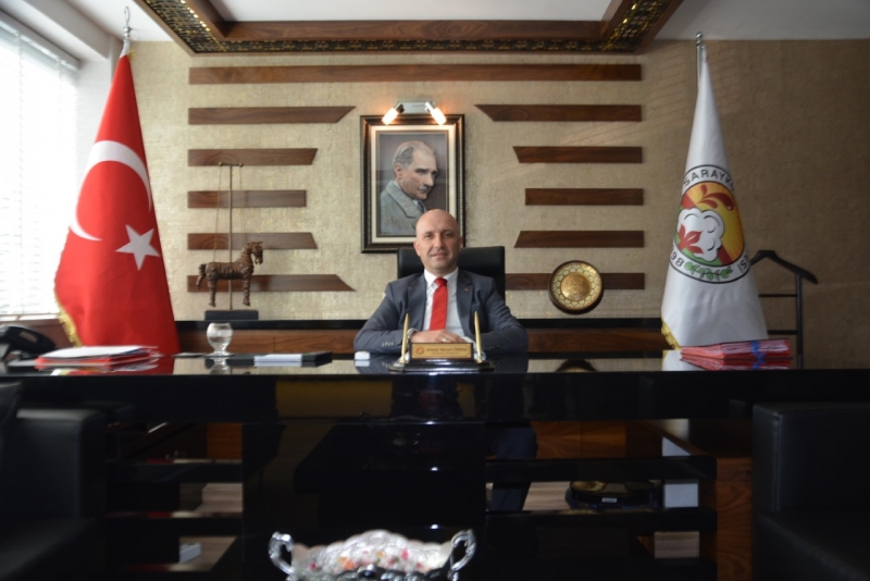 Başkan Özbaş, “Büyük fedakarlıklar içerisinde mesleklerini icra ediyorlar”