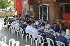BAŞKAN ÖZBAŞ, ŞEHİT YAKINLARI VE GAZİLERİMİZLE KAHVALTIDA BULUŞTU