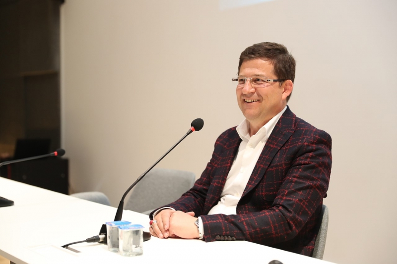 BAŞKAN SUBAŞIOĞLU’NDAN MECLİS ÜYELERİNE PLAKET