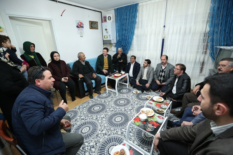 BAŞKANA BALKONDAN ÇAY DAVETİ