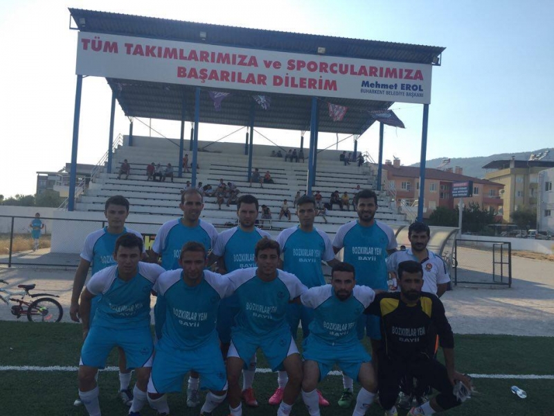 Buharkent stadyumunda oynanan hazırlık maçına ilgi yoğundu.