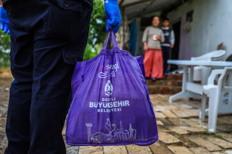 Büyükşehir ihtiyaç sahiplerini yalnız bırakmıyor