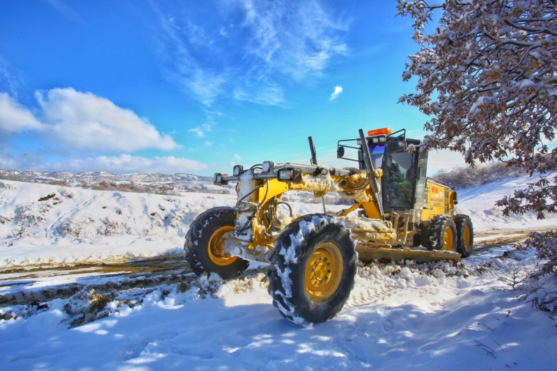Büyükşehir'den karla kesintisiz mücadele