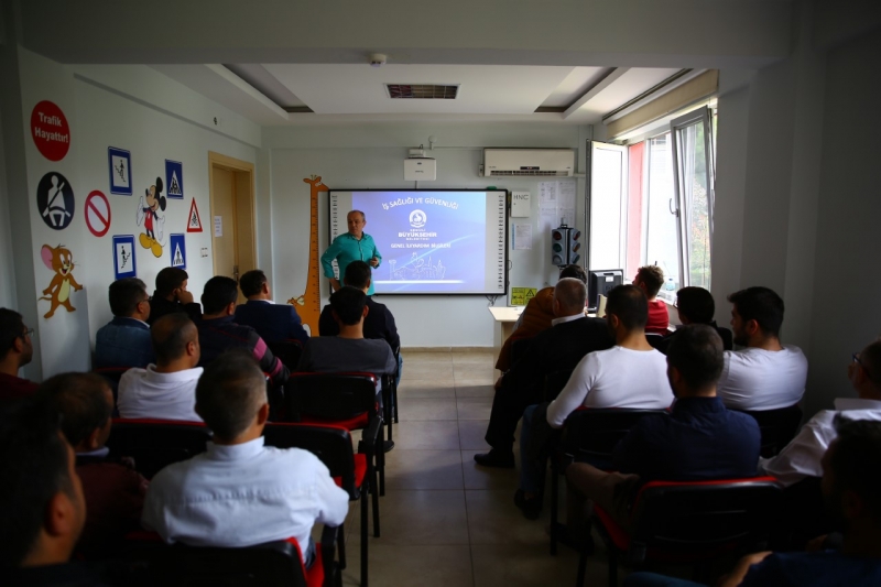 BÜYÜKŞEHİR'DEN MİNİBÜS ŞOFÖRLERİNE TRAFİK EĞİTİMİ