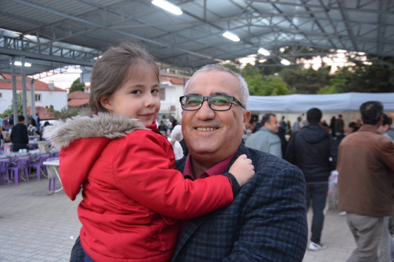  Çameli Belediye Başkanı Cengiz Arslan , Dünya Çocuk Hakları Günü dolayısıyla bir mesaj yayınladı