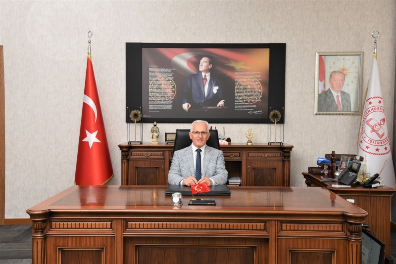 Değerli meslektaşlarım, kıymetli veliler ve geleceğimizin teminatı sevgili öğrenciler….