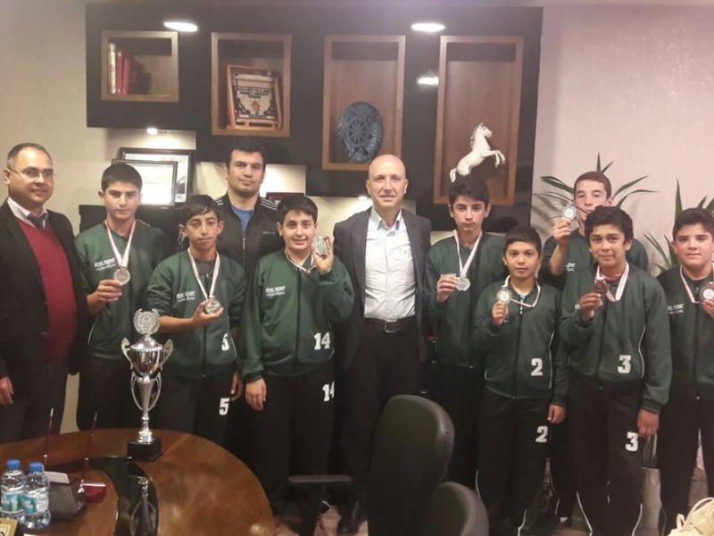 Denizli Okul Sporları Güreş Şampiyonası’nda İl 2.’si Başkan Özbaş'ı Ziyaret Etti