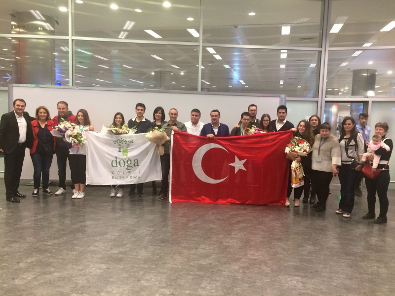 Doğa Koleji öğrencileri başarıya doymuyor   