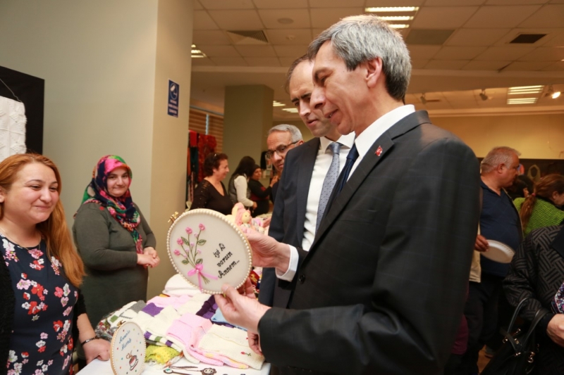 El Emeği Pazarı, PAÜ Hastanesi'nde sergi açtı