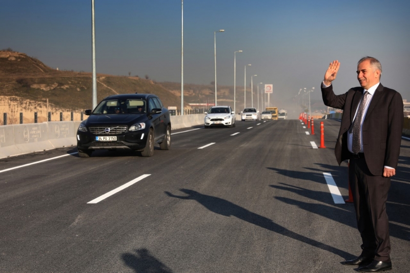 Hal Köprülü Kavşağı da çift yönlü trafiğe açıldı