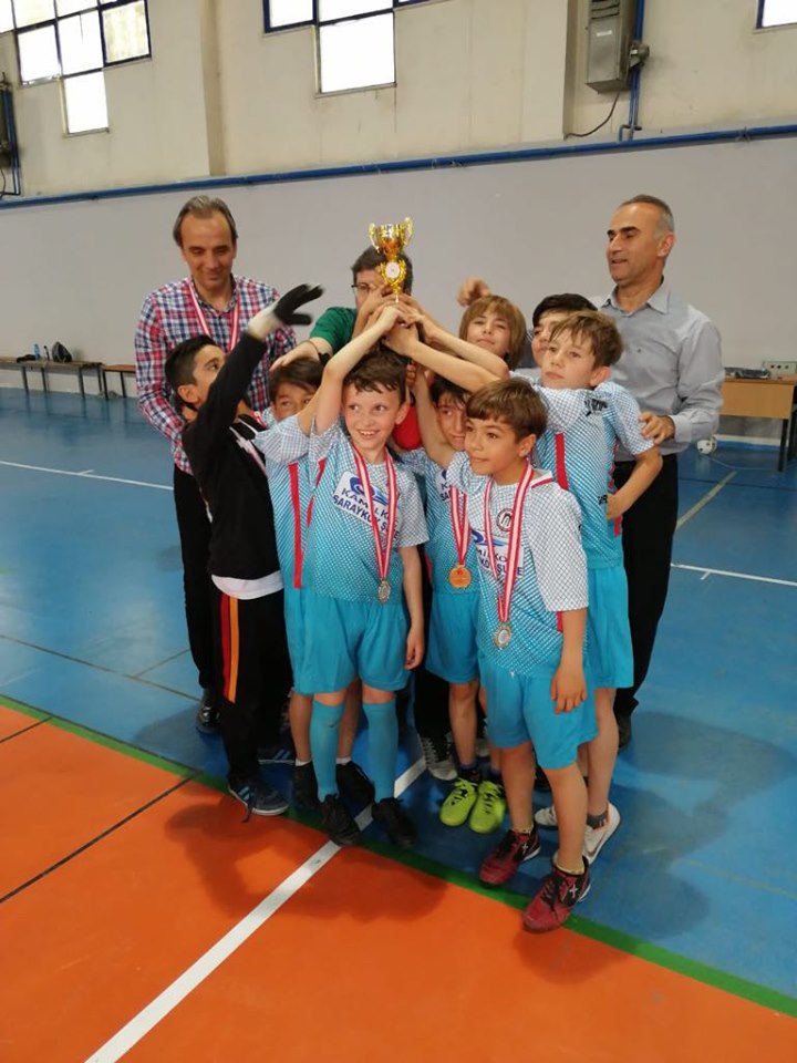 İLKOKULLAR ARASI FUTSAL TURNUVASI TAMAMLANDI