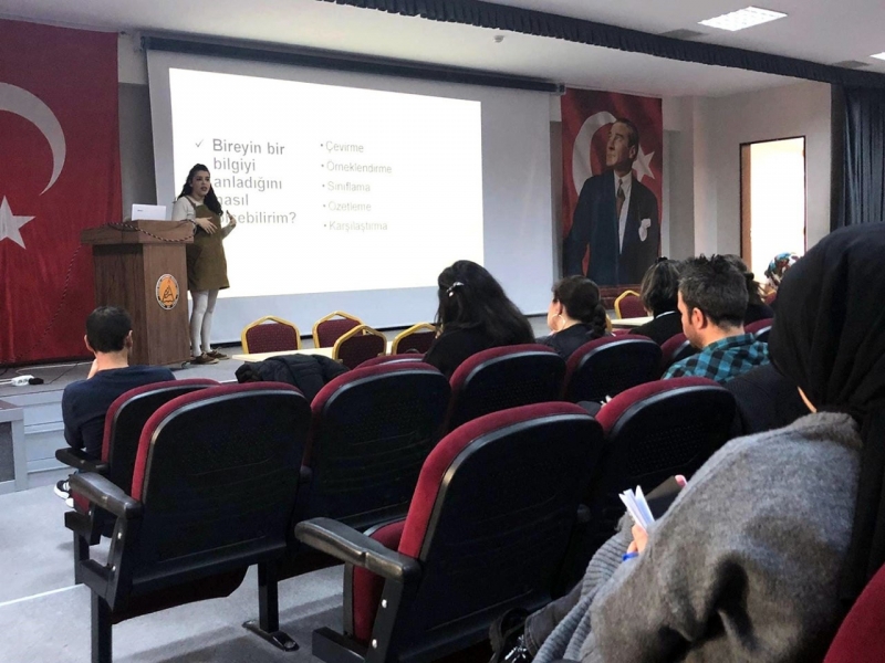 İngilizce Öğretmenlerine Eğitim Verildi