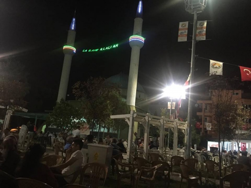 Kıblesi yanlış olan Ağalar  Camiî  yıkılıyor 