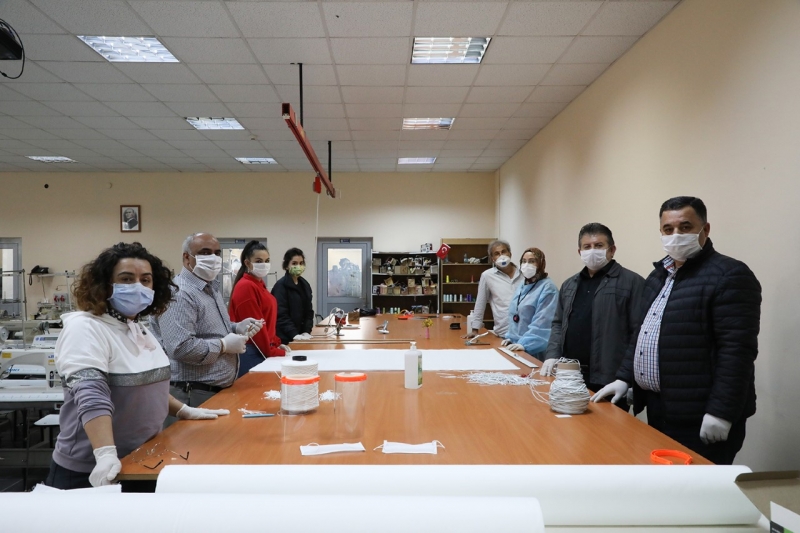 Koronavirüsle Mücadeleye Destek için Tezgâhların Başına Geçtiler