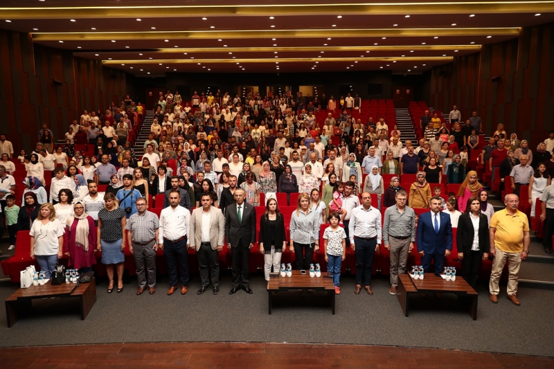 Merkezefendi Belediyesi Engelsiz Yaşam Akademisi’nin Özel Öğrencileri Mezun Oldu