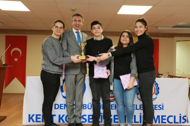 Münazara Turnuvası’nda ödüller sahiplerini buldu