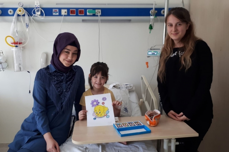 ÖĞRETMEN ADAYLARI HAYATLARA DOKUNUYOR