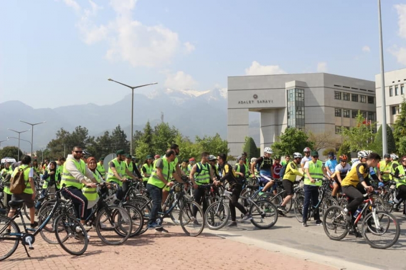 PEDALLAR YEŞİLAY İÇİN ÇEVRİLDİ