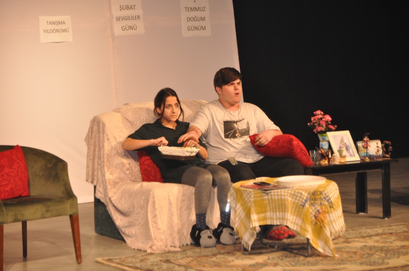 “RUH ÖKÜZÜM” OYUNU   İZLEYİCİLERDEN TAM NOT ALDI