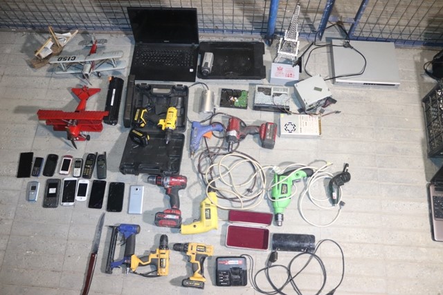 SANAYİ BÖLGESİNDE İŞYERLERİNE ÇATIDAN GİREN HIRSIZLAR YAKALANDI !