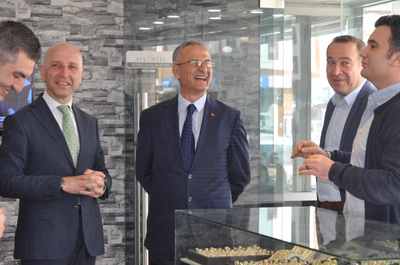 SARAYKÖY BELEDİYE BAŞKANI AHMET NECATİ ÖZBAŞ CUMHUR İTTİFAKI BELEDİYE MECLİS  ADAYLARINI ESNAFLARA TANITTI