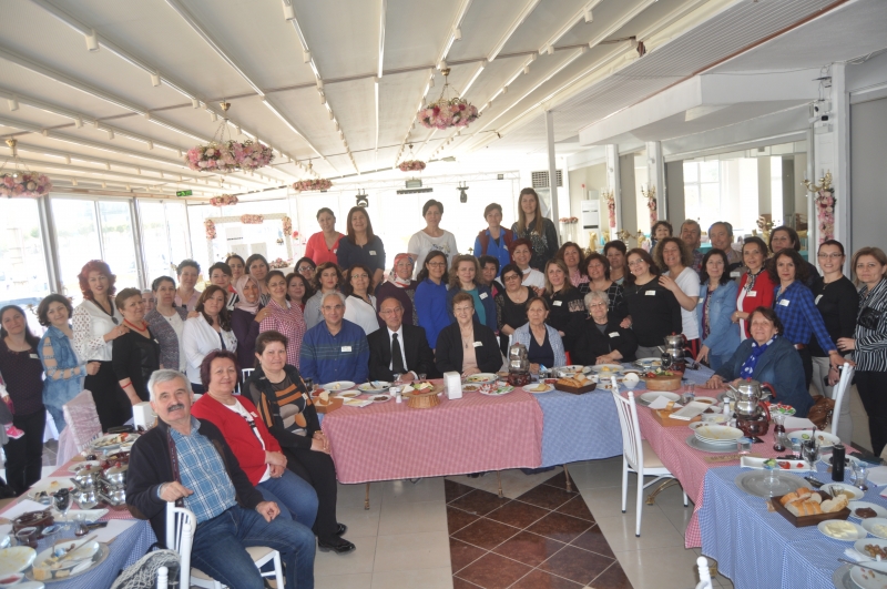 Sarayköy Meslek Lisesi Mezunları Kahvaltıda buluştu 
