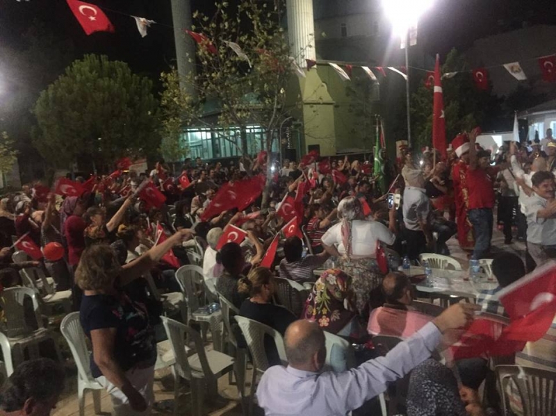 SARAYKÖY'DE MEHTERANLI DEMOKRASİ NÖBETİ