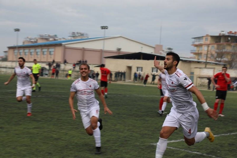 SARAYKÖYSPOR ÇAL'I DEVİRİP ZİRVEYE YÜKSELDİ