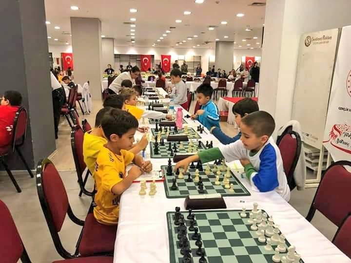 SATRANÇTA MİNİK HAMLELER