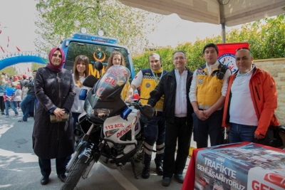 23 NİSAN MERKEZEFENDİ’NİN BAHAR YÜRÜYÜŞÜNDE İL SAĞLIK MÜDÜRLÜĞÜ YALNIZ BIRAKMADI