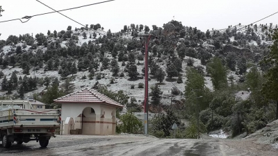 4 Mayıs'ta Çameli'ye kar yağdı‏
