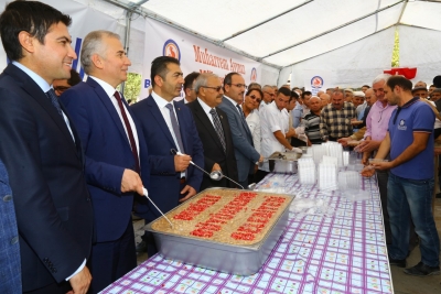 Büyükşehir aşure geleneğini sürdürüyor