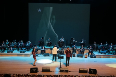 Büyükşehir’den 90’lar Konseri  Türk müziğinin efsane şarkılarıyla coştular