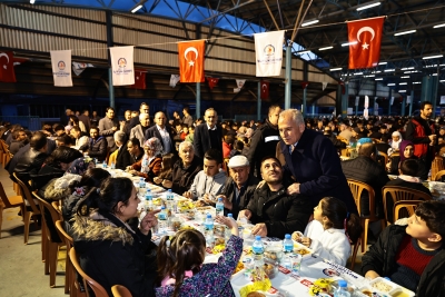 Büyükşehir’in iftar bereketi Fatih’te!