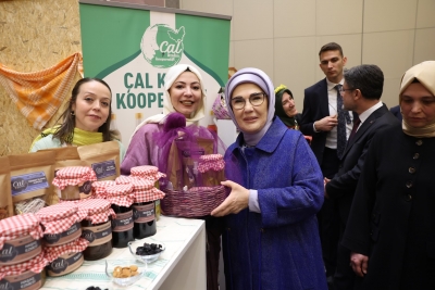 CUMHURBAŞKANI VE EŞİ, ŞİFAYI ÇAL GARASI’NDA ARADI