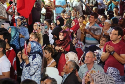 Demokrasi şehitlerine dua