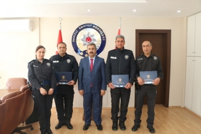 DENİZLİ EMNİYET MÜDÜRLÜĞÜ,  BAŞARILI PERSONELİNİ ÖDÜLLENDİRDİ.
