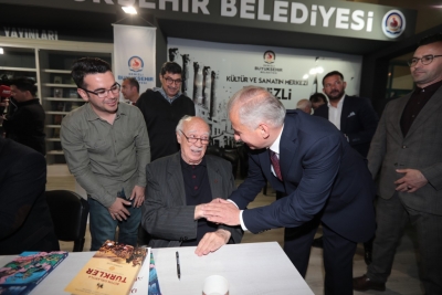 DENİZLİ KİTABA KOŞTU