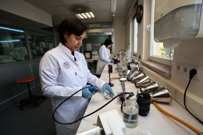 Ege’nin en büyük çevre laboratuvarı 9 sertifika ile hizmet veriyor!