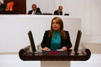 GÜLİZAR BİÇER KARACA ‘ACIPAYAM DEPREMZEDELERİ İÇİN TOPLANAN PARA ARAŞTIRILSIN’ DEDİ