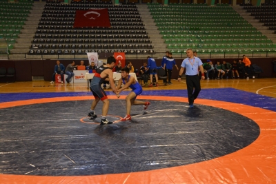 GÜREŞTE ŞAMPİYONLAR BELLİ OLDU