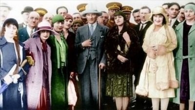 KADININ EŞİT TEMSİL HAKKI OLMALI