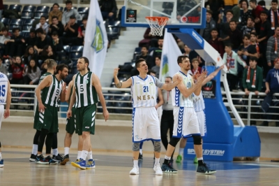 LİDER, PARKELERİN TEK HÂKİMİ: 65-57