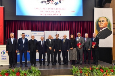 Mesleki Eğitimde Okul-Sektör İş Birliği Artıyor