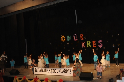 ÖMÜR KREŞ'İN MUHTEŞEM YIL SONU GÖSTERİSİ