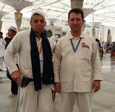  SARAYKÖY MÜFTÜLÜĞÜ ENGELLİ MURAT'I UMREYE GÖNDERDİ