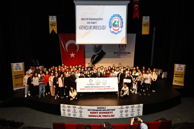 Münazara Turnuvası şampiyonları belirlendi, Gençler fikirleriyle yarıştı